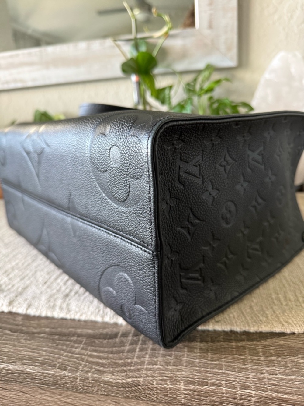 Louis Vuitton On The Go MM - Picture 6 of 12